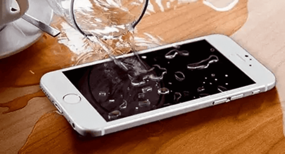 avoid using phone in wet 